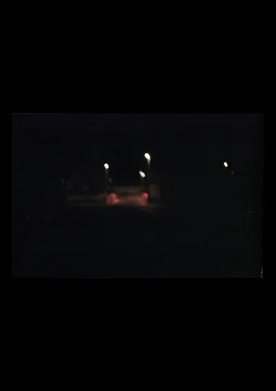 Elle s'empare des reliefs de la ville 02 — Paugo